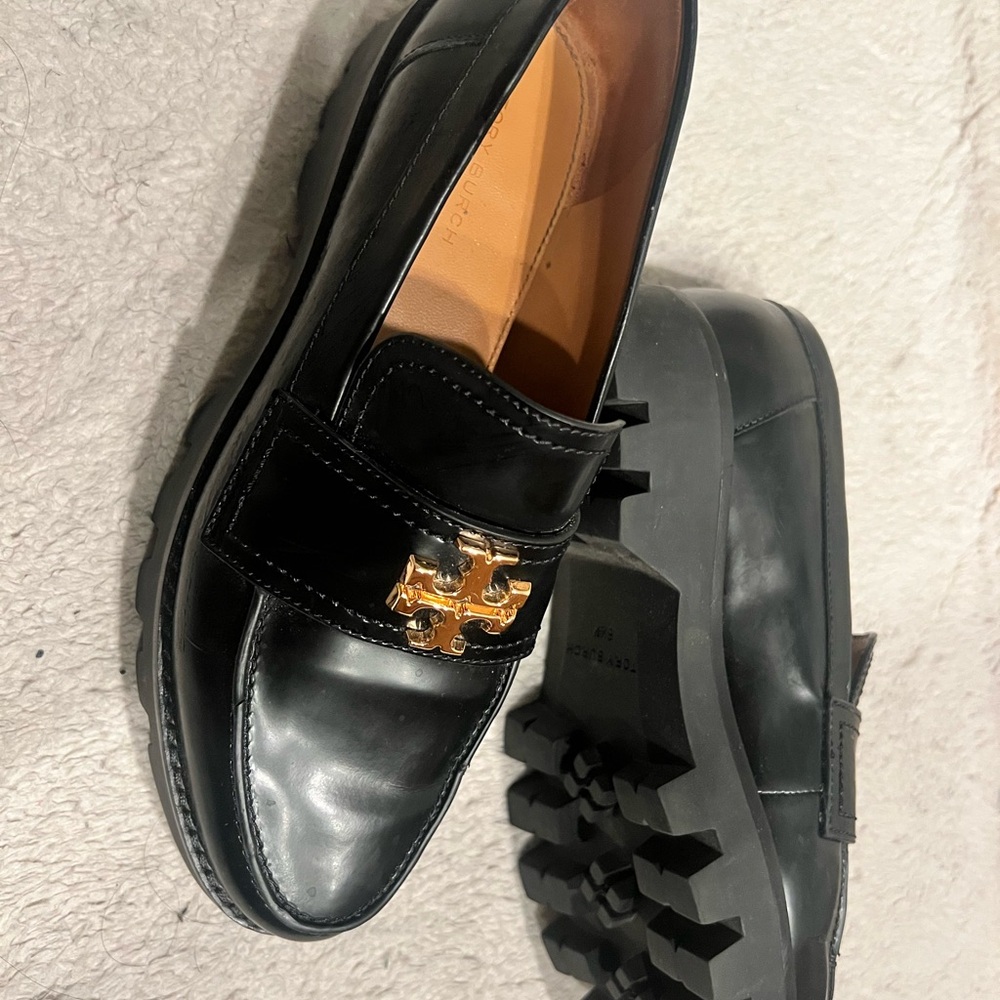 Tory Burch Black Leather Loafers with Gold Logo Hardware - Picture 3 of 4